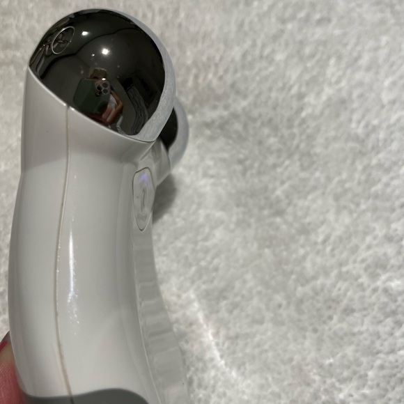 Nuface mini facial toning device. - Picture 3 of 6